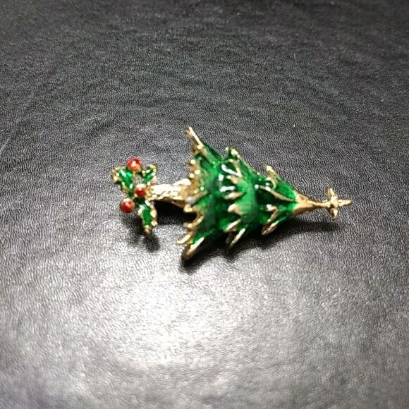 Vintage Gold tone Christmas tree pin - Picture 2 of 6